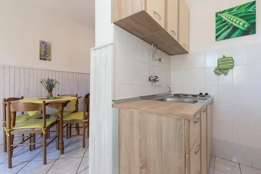 Apartment Milka A4 Krk Town 0*,
